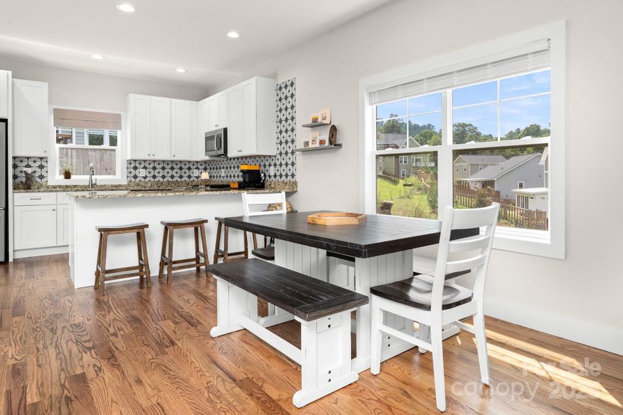 Sunny south facing windows. Sunny south facing windows.