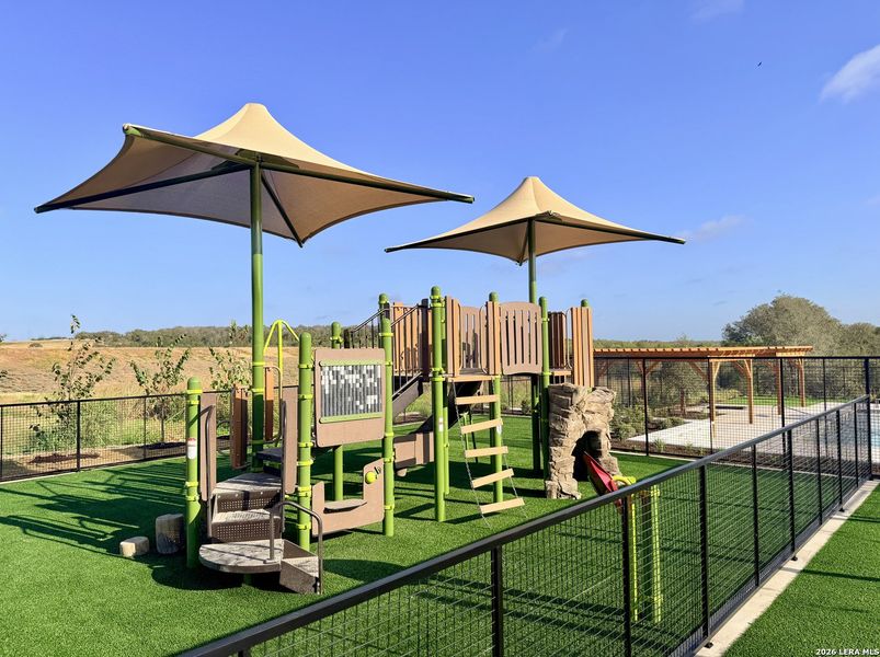 Community amenities in Bollinger, Maxwell (Image 21).