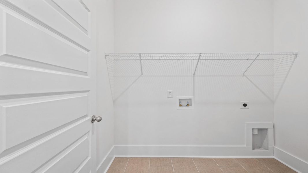 Spacious, unfurnished interior of a new home in Pamlico Terrace, Awendaw (Image 11).