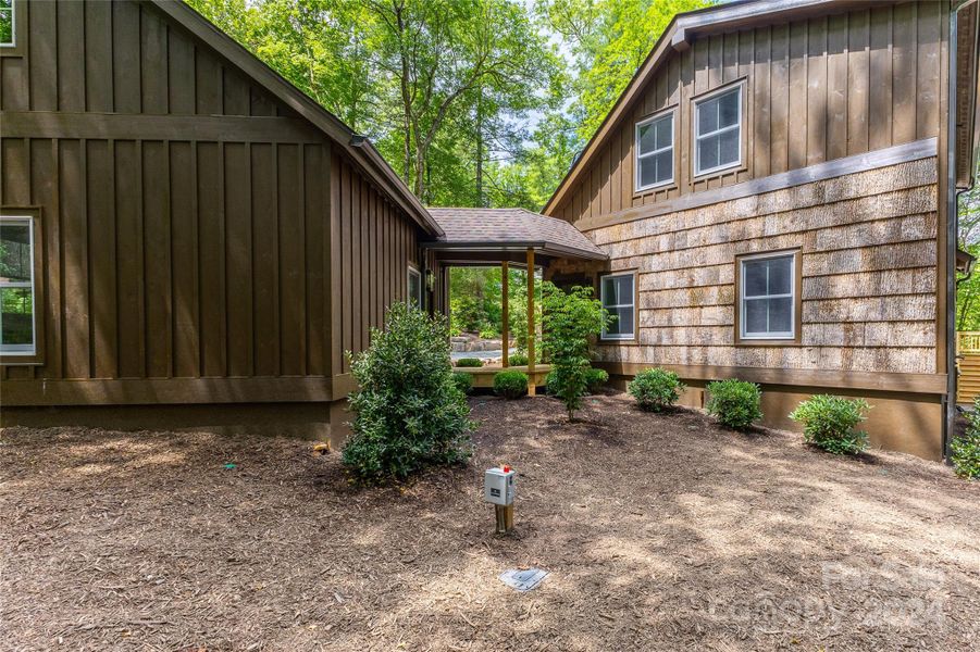 Front exterior of a new home in , Sapphire, NC, highlighting curb appeal (Image 19). Front exterior of a new home in , Sapphire, NC, highlighting curb appeal (Image 19).