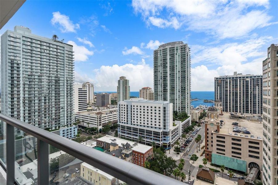 Condo located in St. Petersburg, FL showcasing its design and architecture (Image 28). Condo located in St. Petersburg, FL showcasing its design and architecture (Image 28).