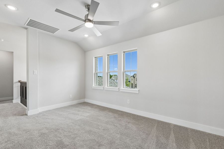 Spacious, unfurnished interior of a new home in Painted Tree Lakeside, McKinney (Image 31).
