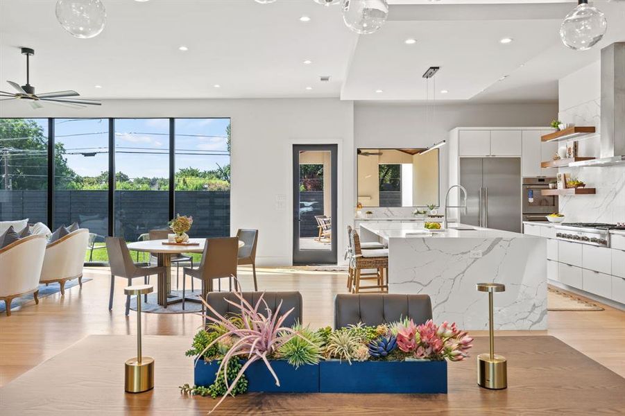 Furnished interior view inside a new home in , Dallas (Image 25). Furnished interior view inside a new home in , Dallas (Image 25).