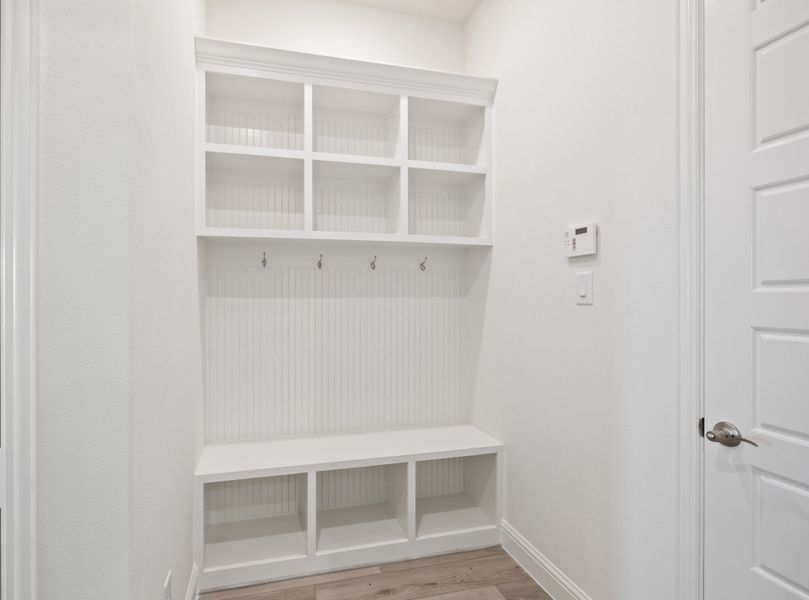 Spacious, unfurnished interior of a new home in Edgewater, Fate (Image 30).