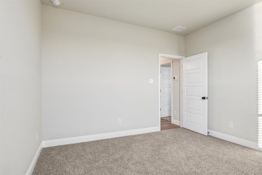 Spacious, unfurnished interior of a new home in , Alvarado (Image 26).