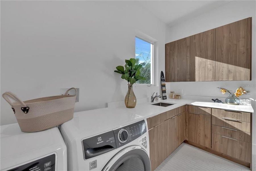 Furnished interior view inside a new home in , Sarasota (Image 57).