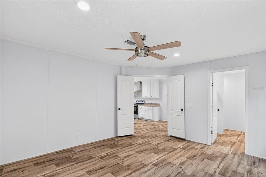 Spacious, unfurnished interior of a new home in , Brooksville (Image 18).