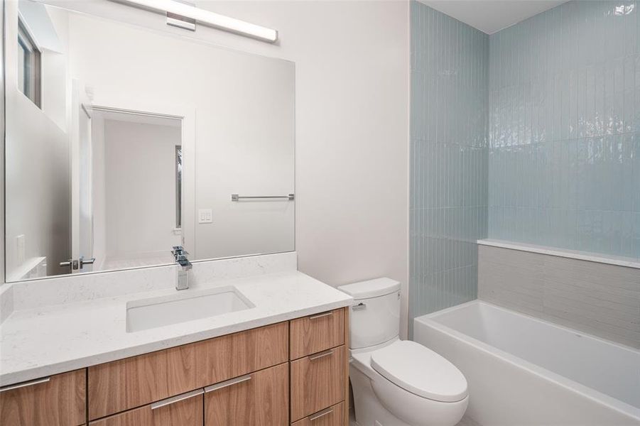 Furnished interior view inside a new home in , Dallas (Image 14).