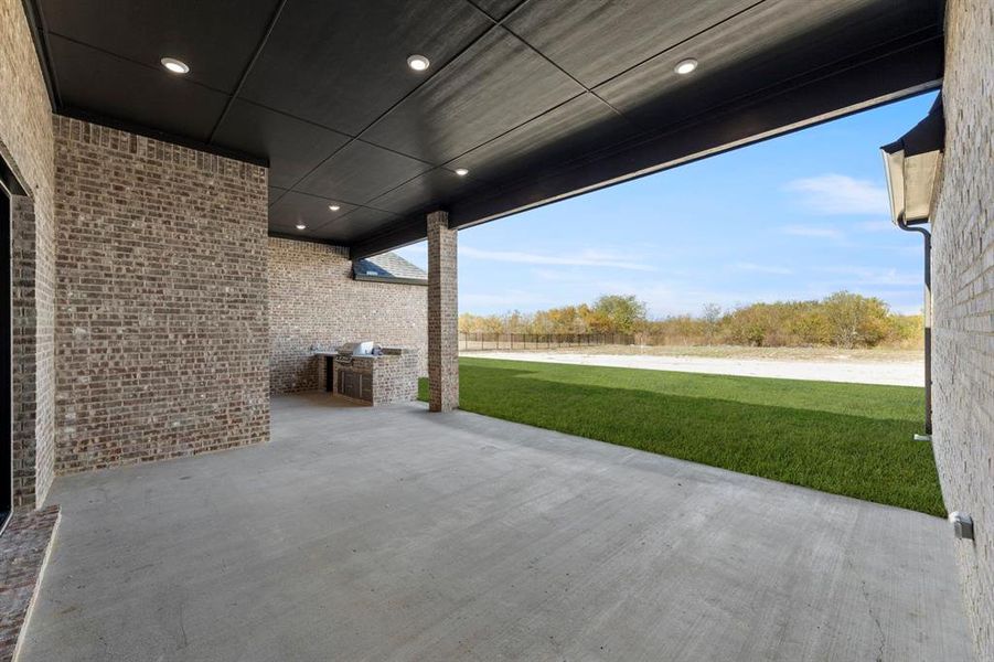 25. 6625 Emerson - Patio