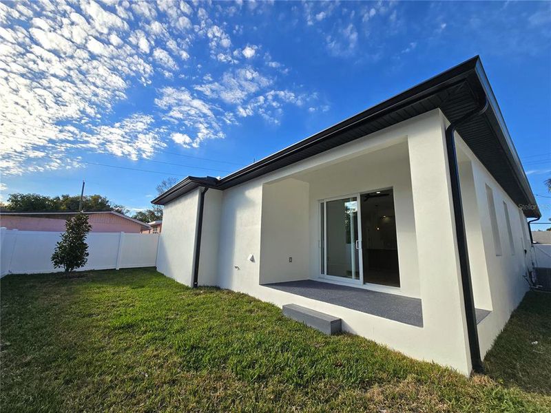 Exterior details and patio area of a home in , Tampa (Image 3).