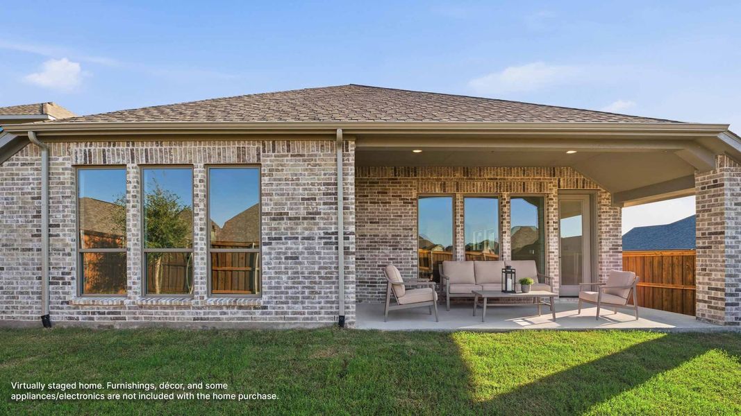 Exterior details and patio area of a home in Hillstead, Lavon (Image 3).