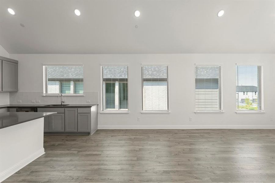 12. 2543 Brunswick - Dining