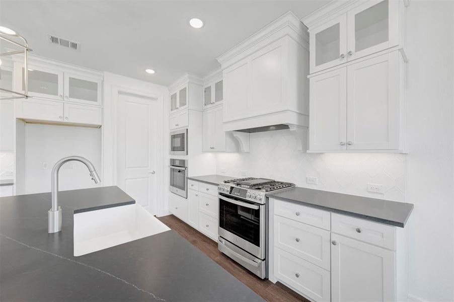 Furnished interior view inside a new home in Heath Golf & Yacht Villas, Heath (Image 14).