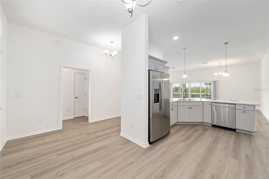 Spacious, unfurnished interior of a new home in , The Villages (Image 18).