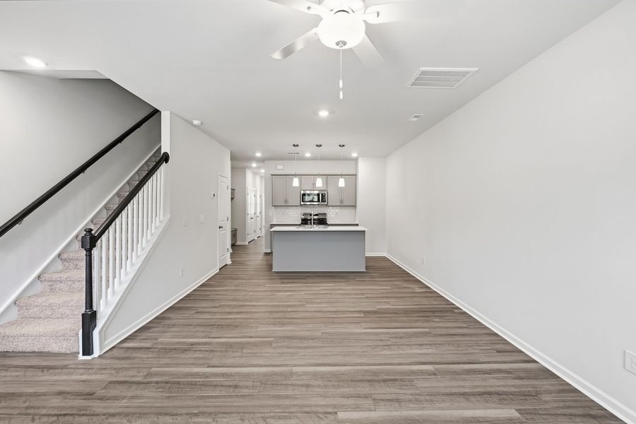 Spacious, unfurnished interior of a new home in Lakeview Village, Charlotte (Image 15).
