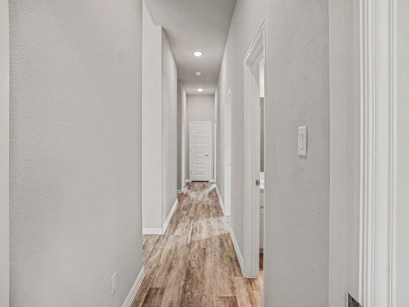 Spacious, unfurnished interior of a new home in Cole Crossing Estates, DeSoto (Image 25).