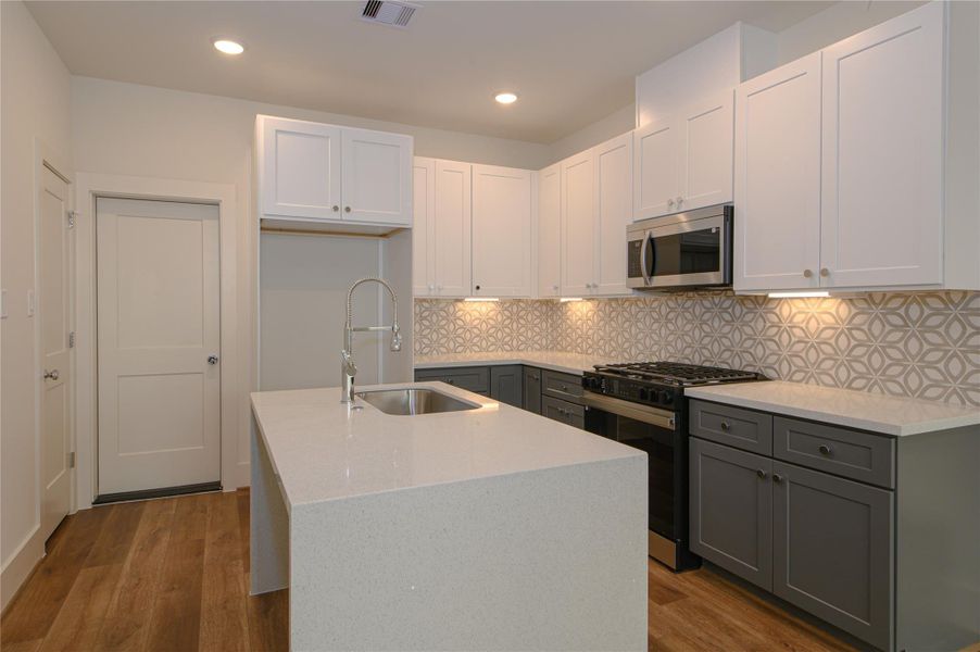 Furnished interior view inside a new home in Rachel Landing, Houston (Image 4). Furnished interior view inside a new home in Rachel Landing, Houston (Image 4).