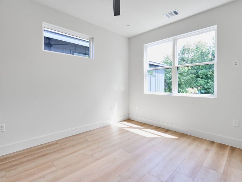 Spacious, unfurnished interior of a new home in , Austin (Image 27).