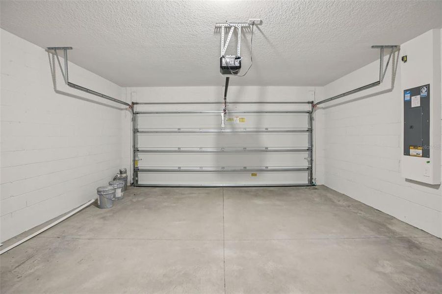 Spacious, unfurnished interior of a new home in Villamar - Classic Series, Winter Haven (Image 21).