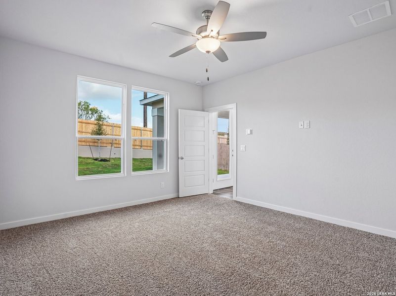 Spacious, unfurnished interior of a new home in , San Antonio (Image 32).