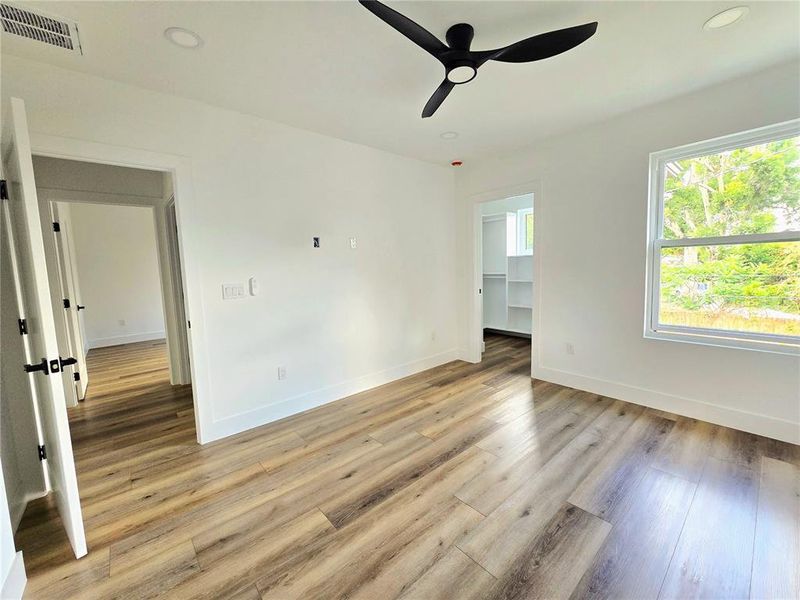 Spacious, unfurnished interior of a new home in , St. Petersburg (Image 13). Spacious, unfurnished interior of a new home in , St. Petersburg (Image 13).