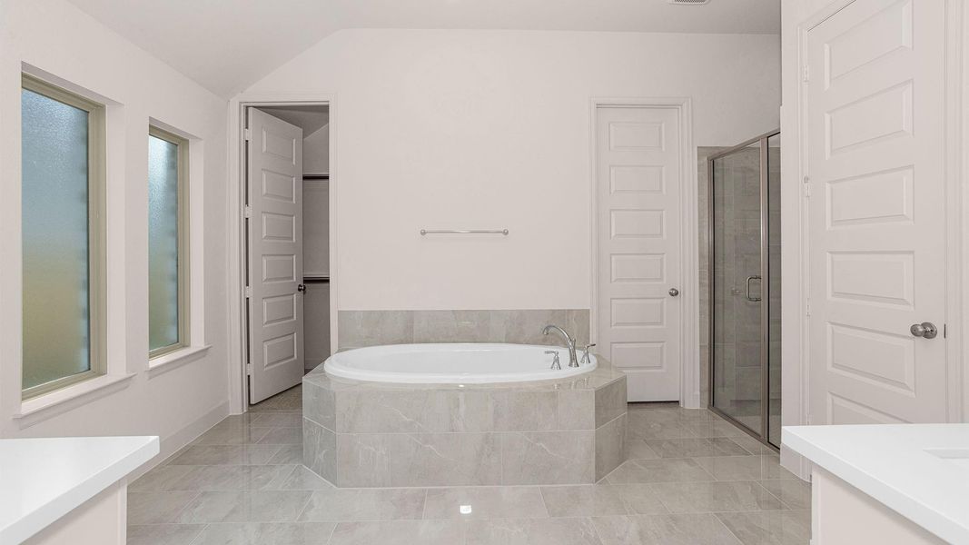 Furnished interior view inside a new home in Meridiana 55', Manvel (Image 10).