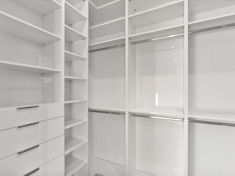 Close-up of interior finishes inside a home in , Fort Lauderdale (Image 19).