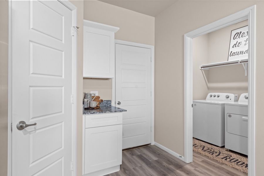 Representative furnished interior of a home built from the Oxford by D.R. Horton in Yukon Ridge, Odessa (Image 28). Representative furnished interior of a home built from the Oxford by D.R. Horton in Yukon Ridge, Odessa (Image 28).
