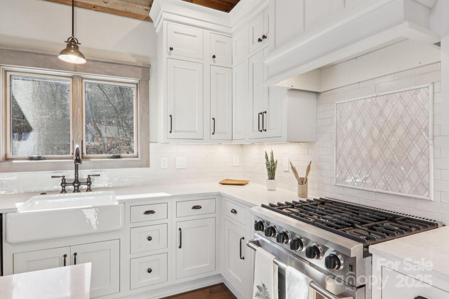 Furnished interior view inside a new home in , Maggie Valley (Image 7).