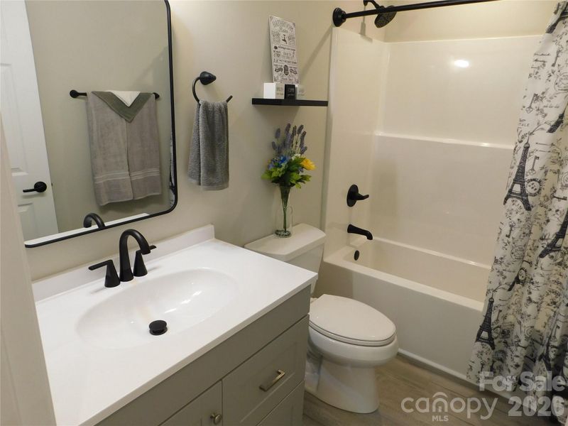Large secondary bathroom