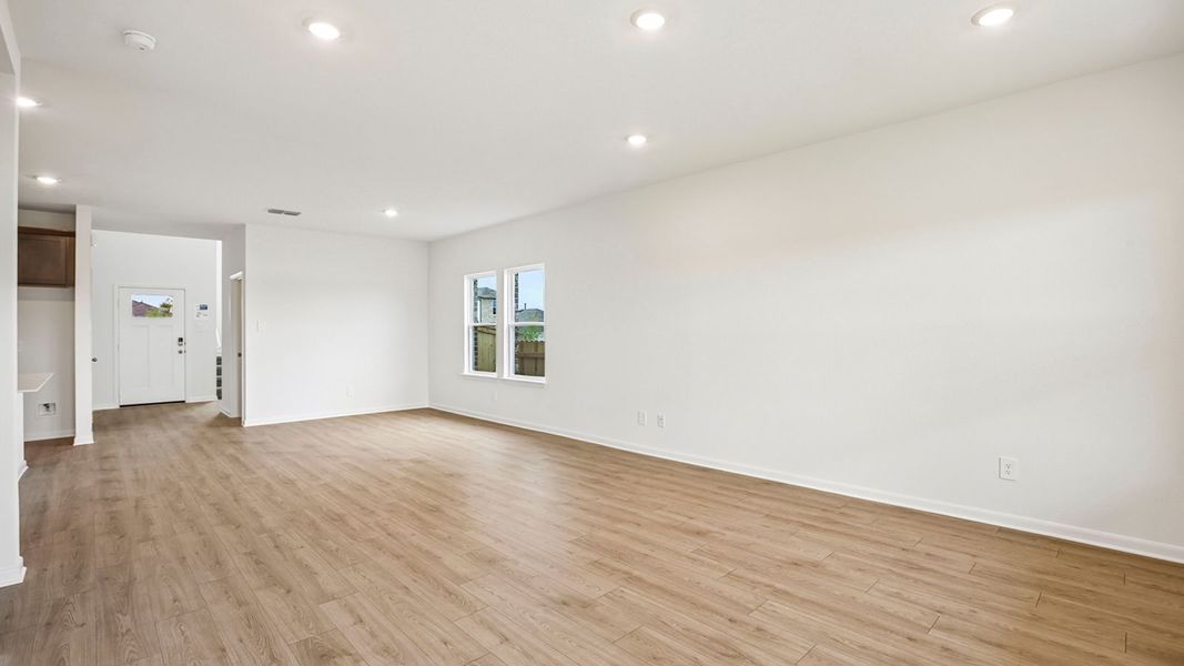 Spacious, unfurnished interior of a new home in Briarwood, Elgin (Image 16).