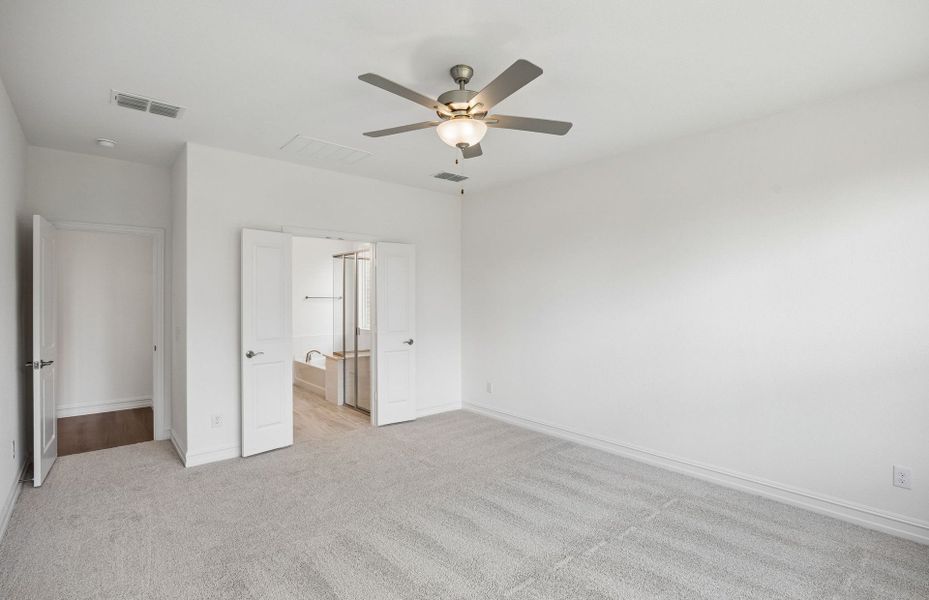 Spacious, unfurnished interior of a new home in Creekview Meadows, Pilot Point (Image 17). Spacious, unfurnished interior of a new home in Creekview Meadows, Pilot Point (Image 17).