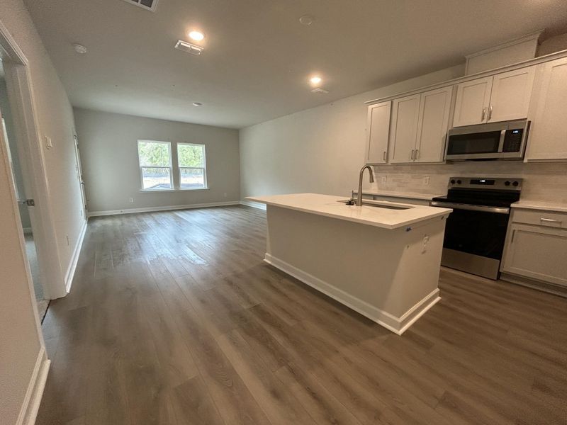 Spacious, unfurnished interior of a new home in , Ravenel (Image 13).