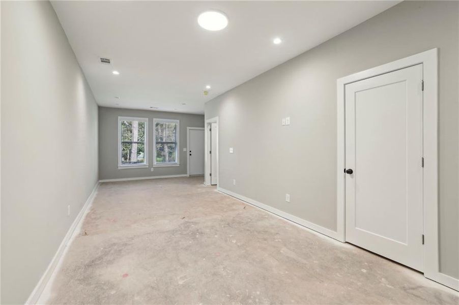 Spacious, unfurnished interior of a new home in , Atlanta (Image 13).