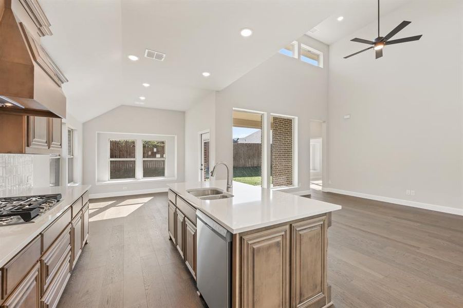Furnished interior view inside a new home in Sable Creek, Sanger (Image 16).