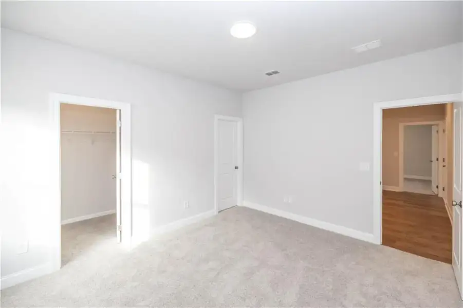 Spacious, unfurnished interior of a new home in Aberdeen, Hoschton (Image 66).