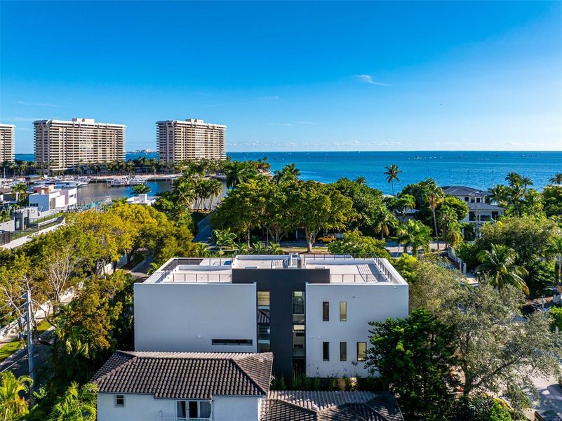 Condo located in Miami, FL showcasing its design and architecture (Image 5). Condo located in Miami, FL showcasing its design and architecture (Image 5).
