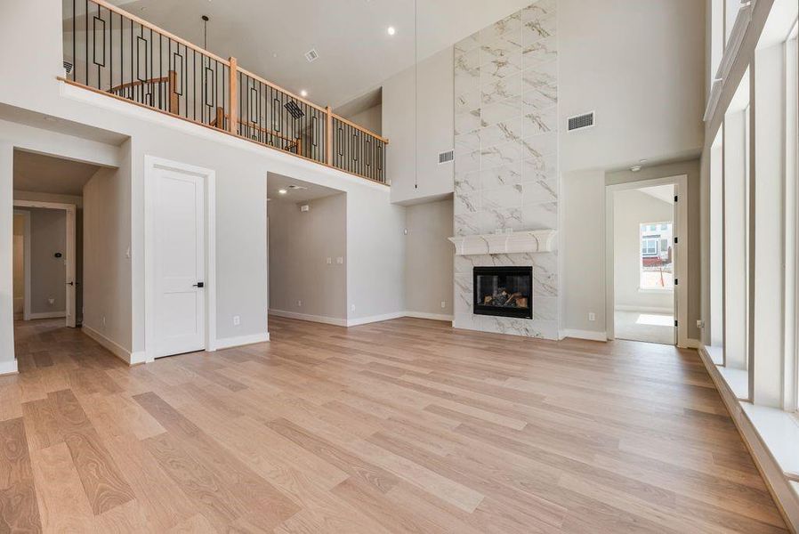 Spacious, unfurnished interior of a new home in Providence Cove, McKinney (Image 23).