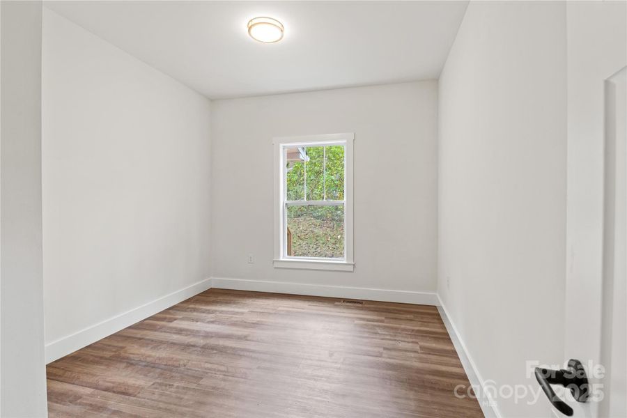 Spacious, unfurnished interior of a new home in , Fairview (Image 22).