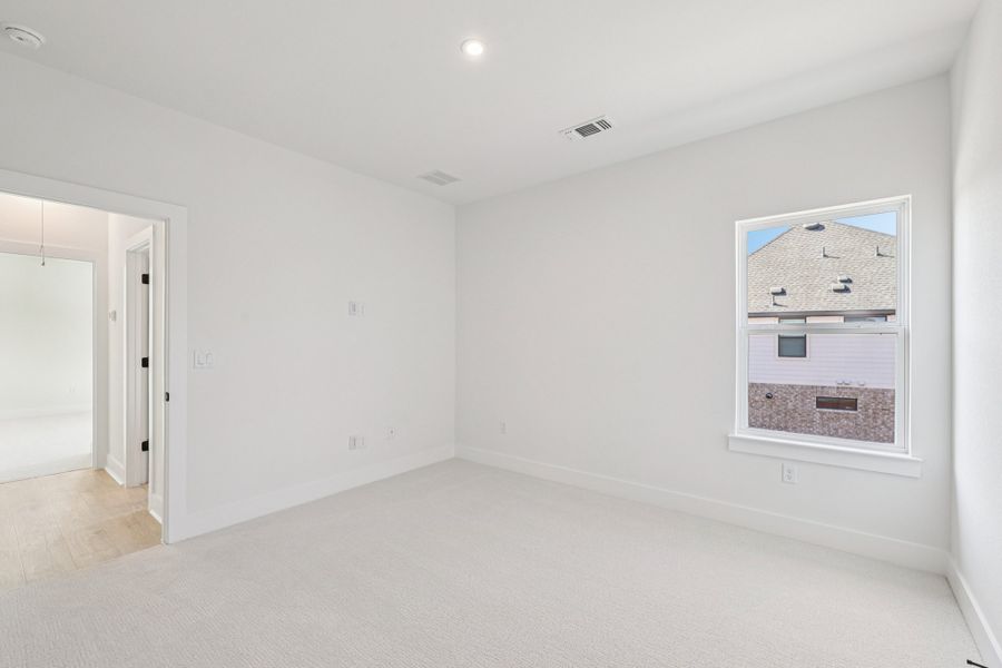 28 web or mls Robin Trail S1302 028