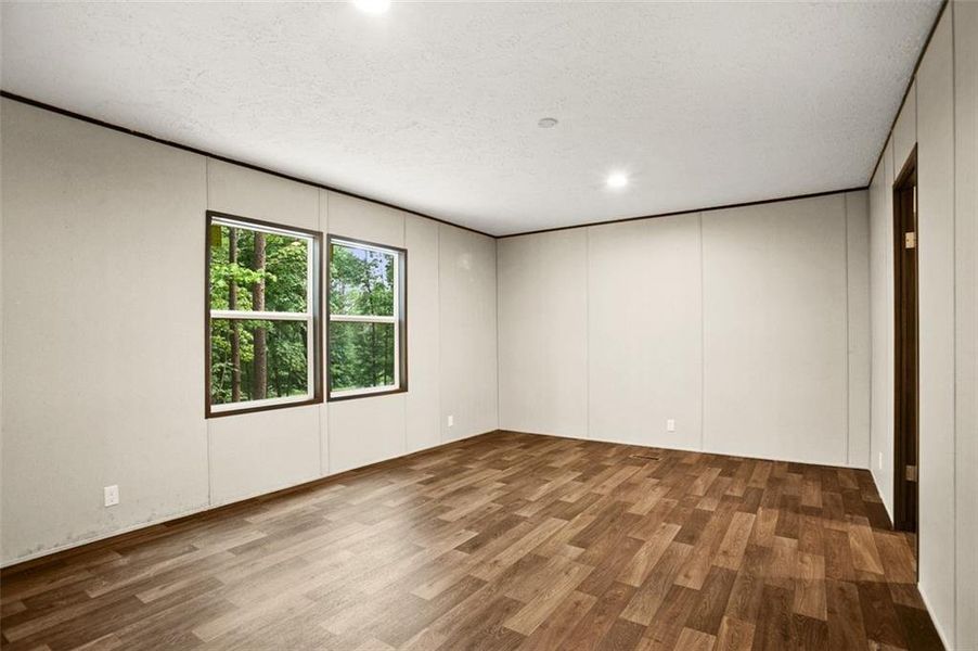 Spacious, unfurnished interior of a new home in , Ellijay (Image 13).