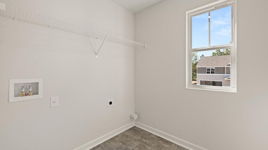 Spacious, unfurnished interior of a new home in , Union City (Image 39).