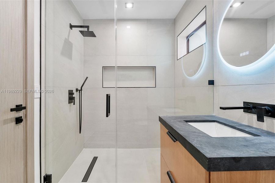 Furnished interior view inside a new home in , Hollywood (Image 45).