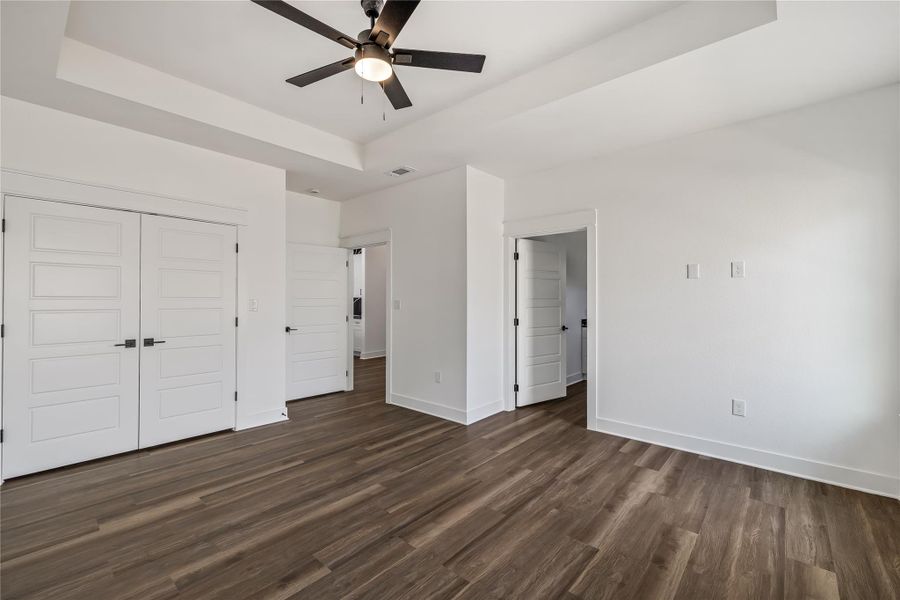 Spacious, unfurnished interior of a new home in , Dale (Image 17).