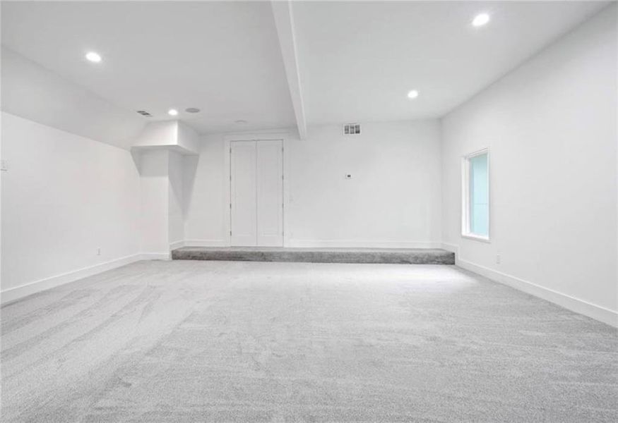 Spacious, unfurnished interior of a new home in , Decatur (Image 35).