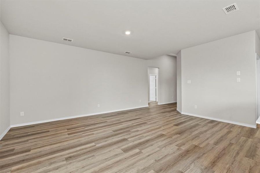 Spacious, unfurnished interior of a new home in Terra Trace, Fort Worth (Image 17). Spacious, unfurnished interior of a new home in Terra Trace, Fort Worth (Image 17).