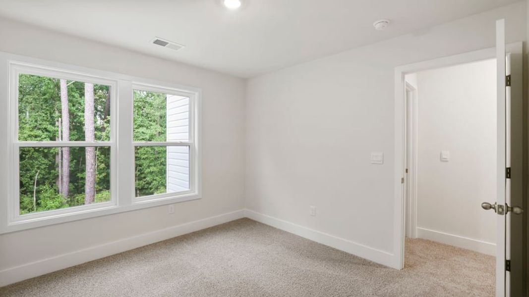Spacious, unfurnished interior of a new home in Hidden Hills, Spartanburg (Image 29).