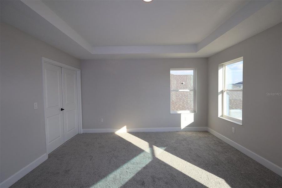 Spacious, unfurnished interior of a new home in Center Lake on the Park, St. Cloud (Image 14).