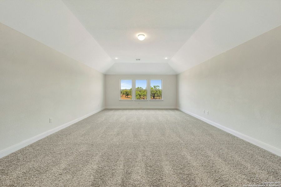 Spacious, unfurnished interior of a new home in Preserve at Annabelle Ranch, San Antonio (Image 23).