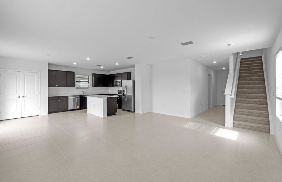 Spacious, unfurnished interior of a new home in Whispering Lakes, Lehigh Acres (Image 19).